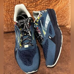 Women’s size 11.5 Brooks launch sneakers